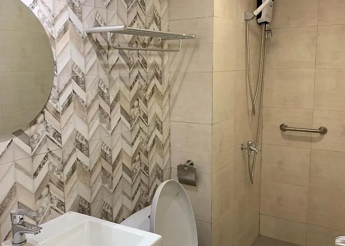 Stylish Two Bedroom Unit In Avida With Netflix